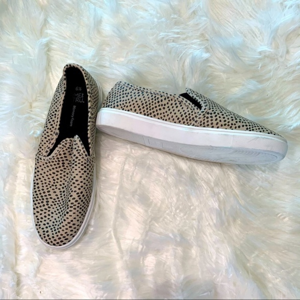 NWT Time & Tru slipon sneakers white/cream‎ & black